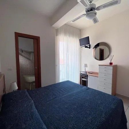 Majestic فندق 3*